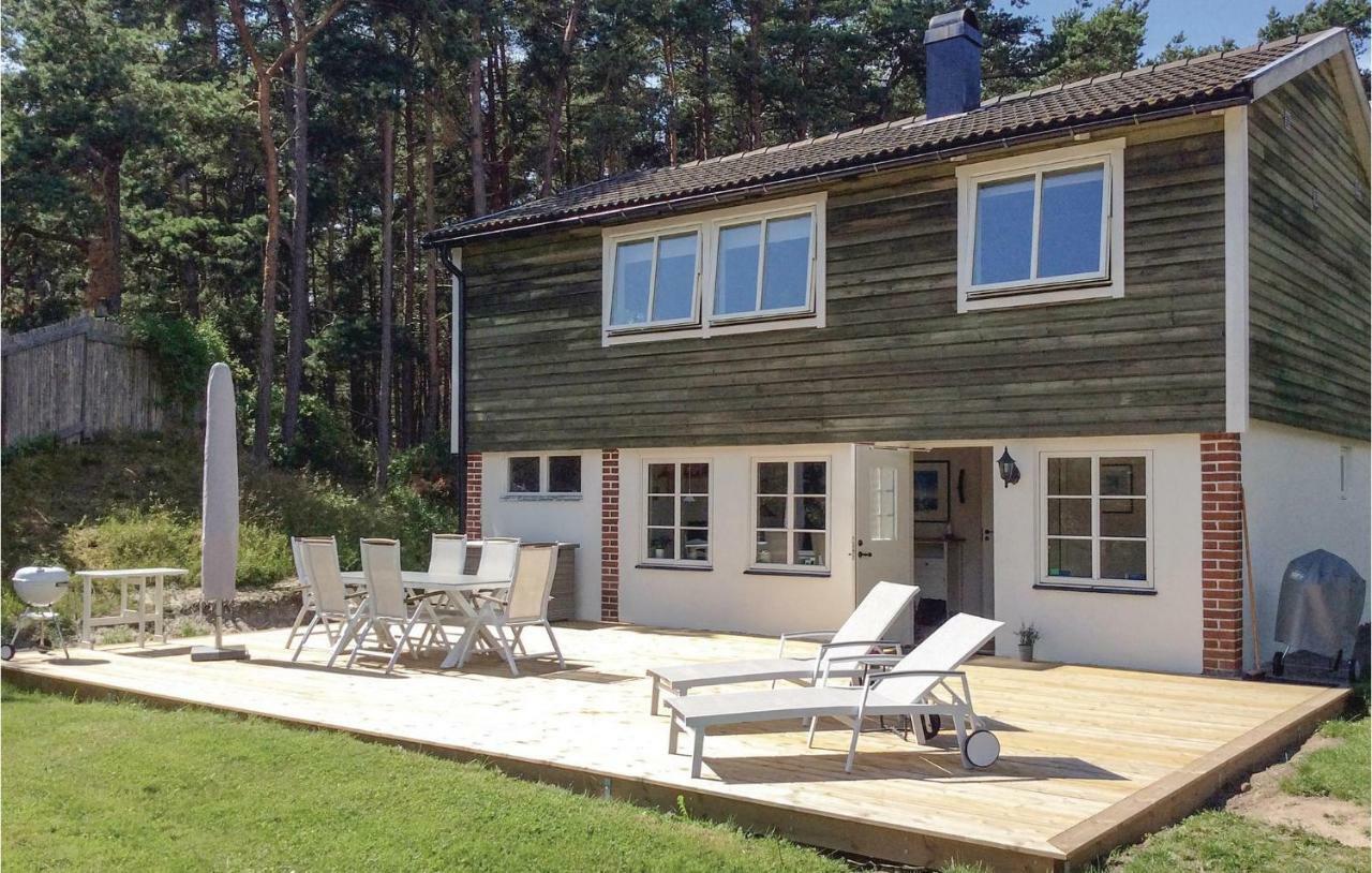 Gorgeous Home In Borrby With Wifi Екстериор снимка
